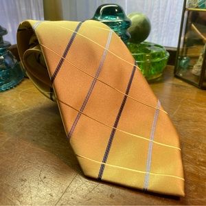 Geoffrey Beene, Gold silk suit tie